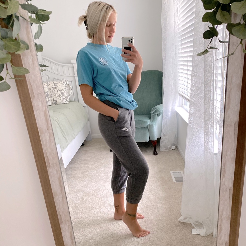 Nike Capris Grey Sweatpants